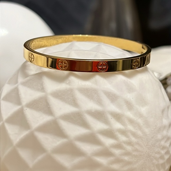 Stainless Steel Gold Plated Screw Cubic Zirconia
Bracelet Bangle - Picture 2 of 7